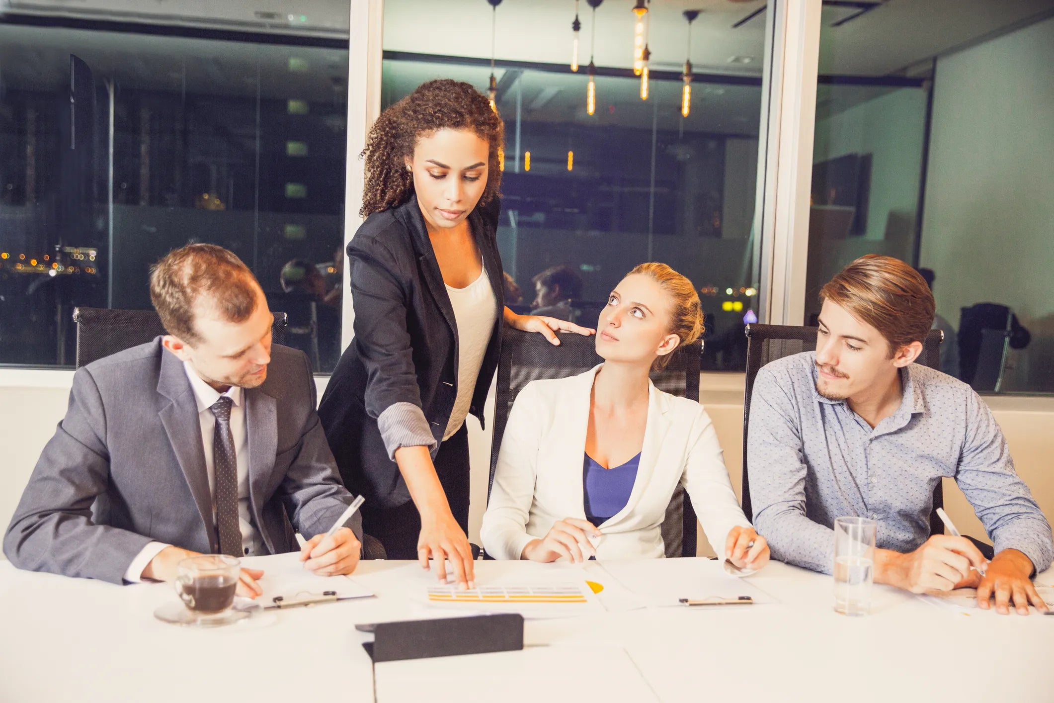 pros and cons of casual dress in the workplace Here's the thing.. literally what is business casual? Plus, does professional REALLY mean a full suit every time? Most of the time, no one really explains how you should dress yourself for