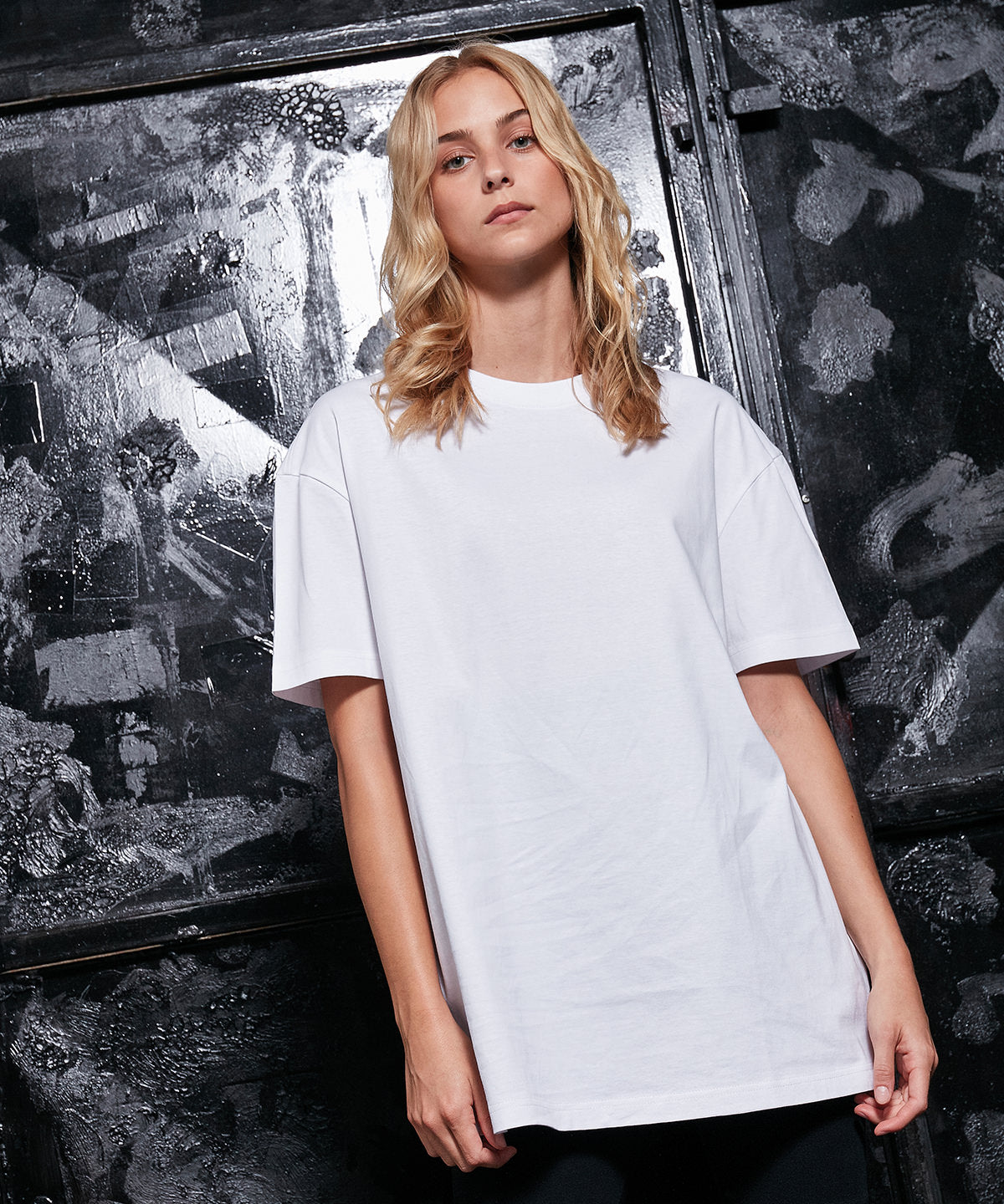 Womens oversized boyfriend tee | pale olive