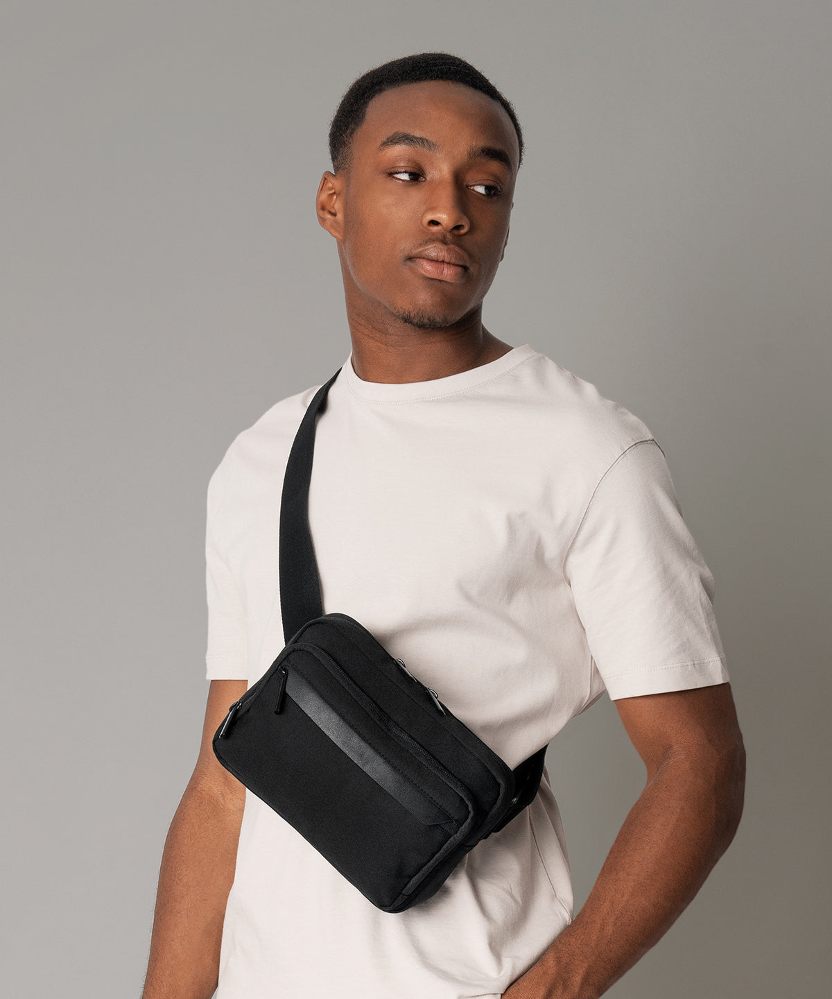 Airside cross body bag | black