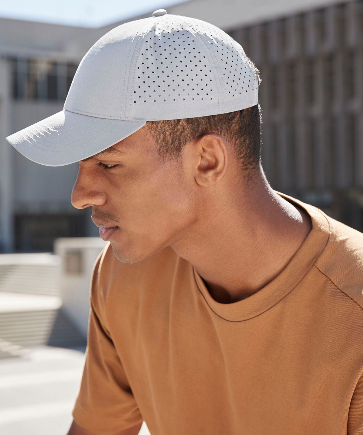 Laser performance trucker | black