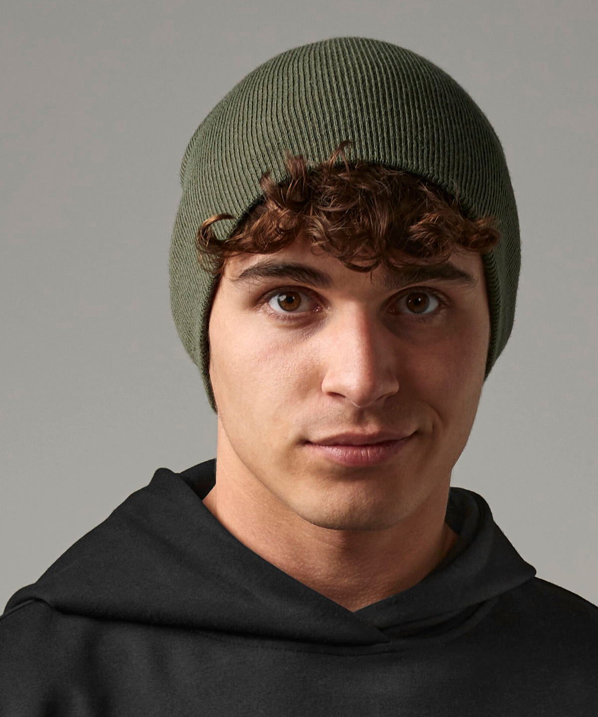 Two-tone pull-on beanie | black