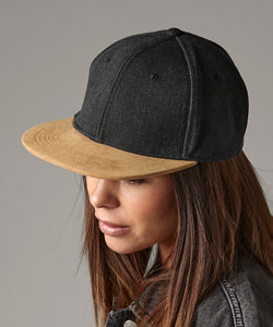 Suede peak snapback | vintage black