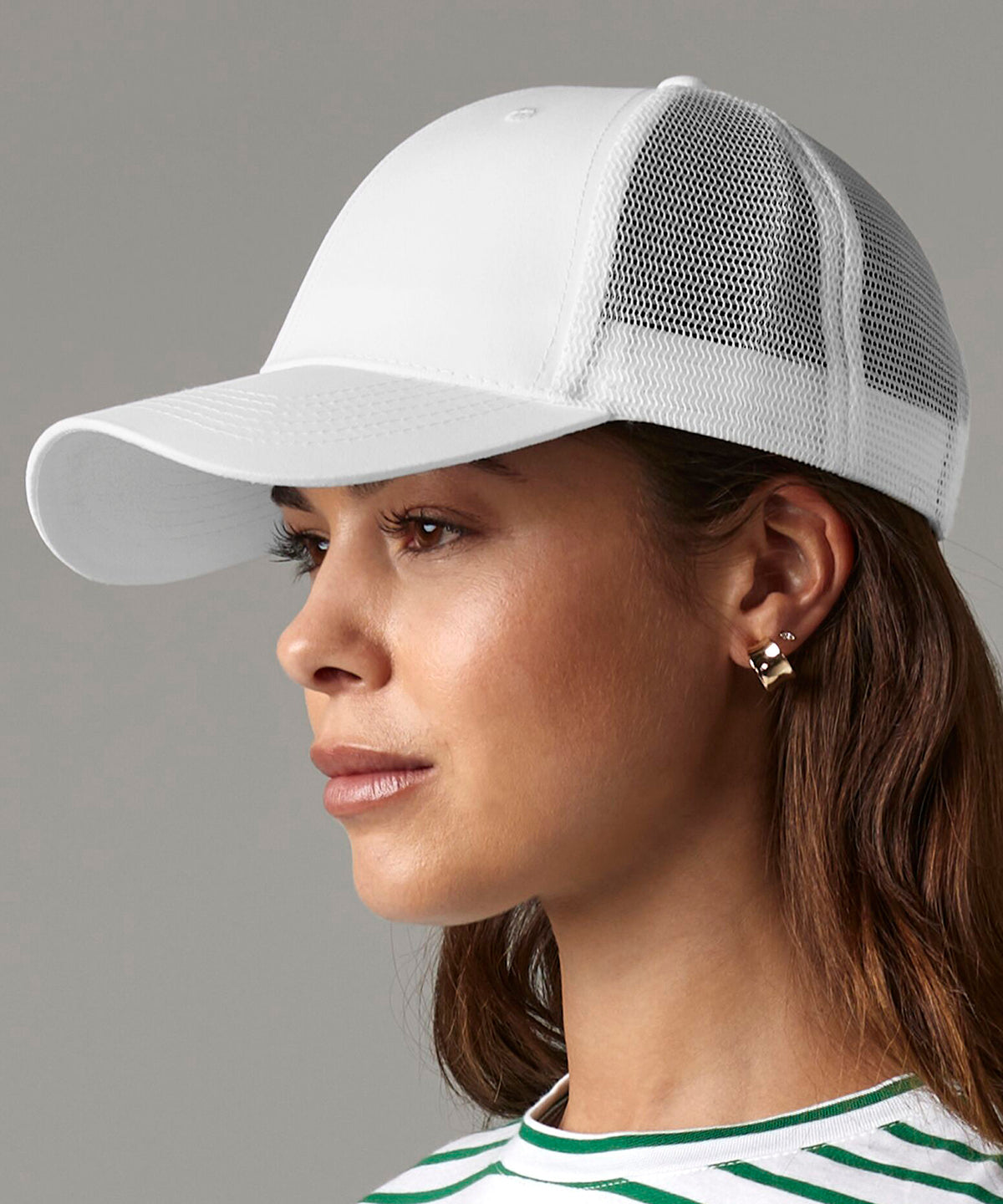Recycled urbanwear 6-panel snapback trucker | white