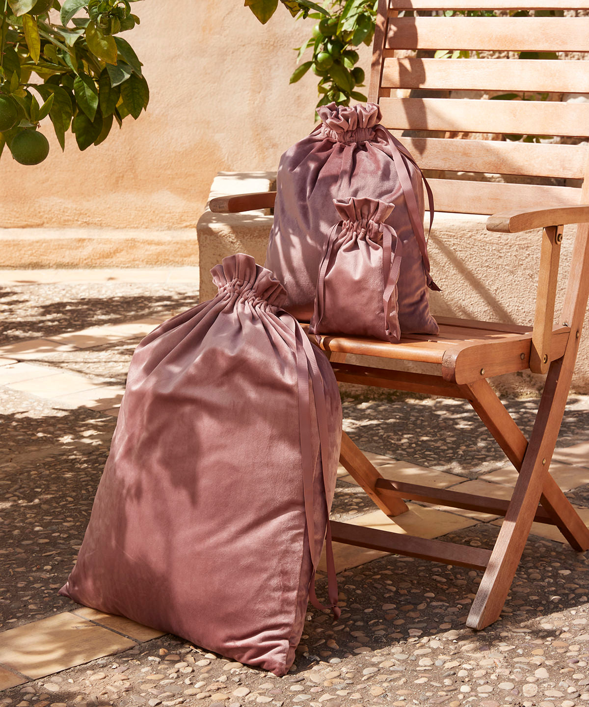 Velvet gift bag | rose quartz
