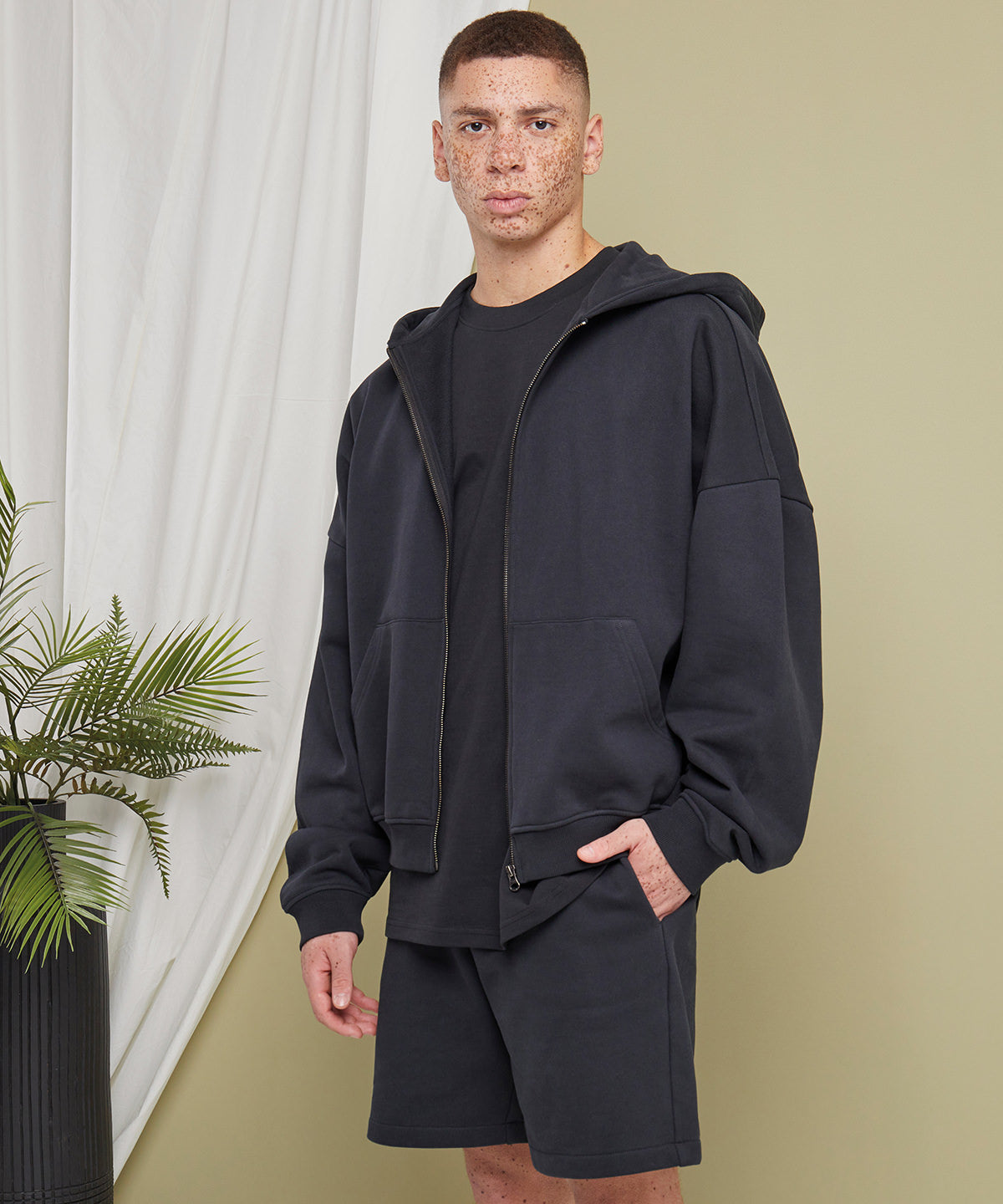 90s zip hoodie | black