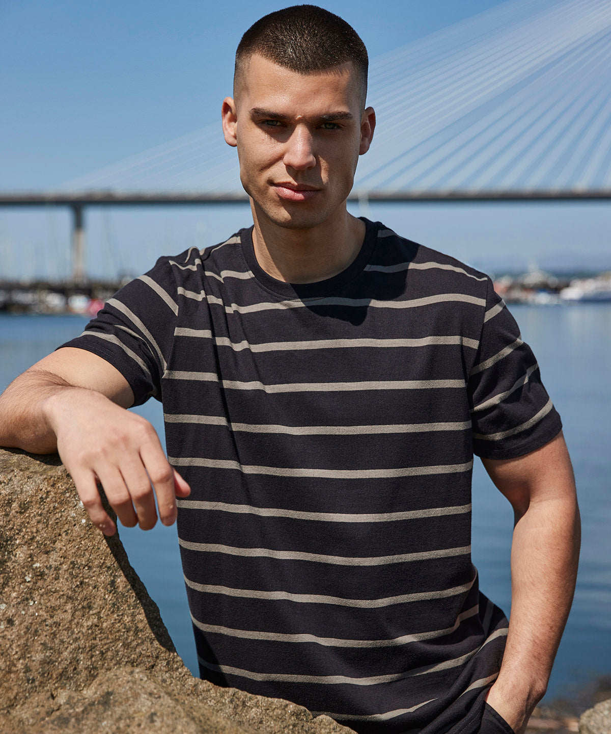 Striped T | black/khaki