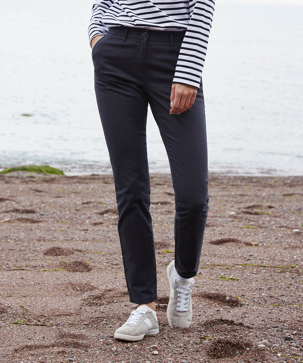 Womens stretch chinos | black