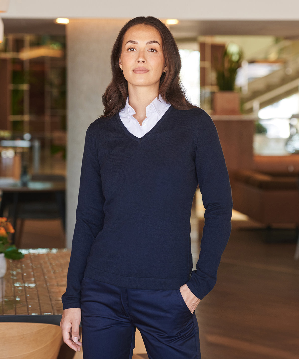 Womens 12 gauge v-neck jumper | black