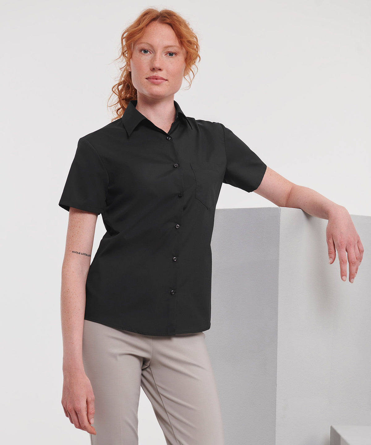 Womens short sleeve polycotton easycare poplin shirt | black