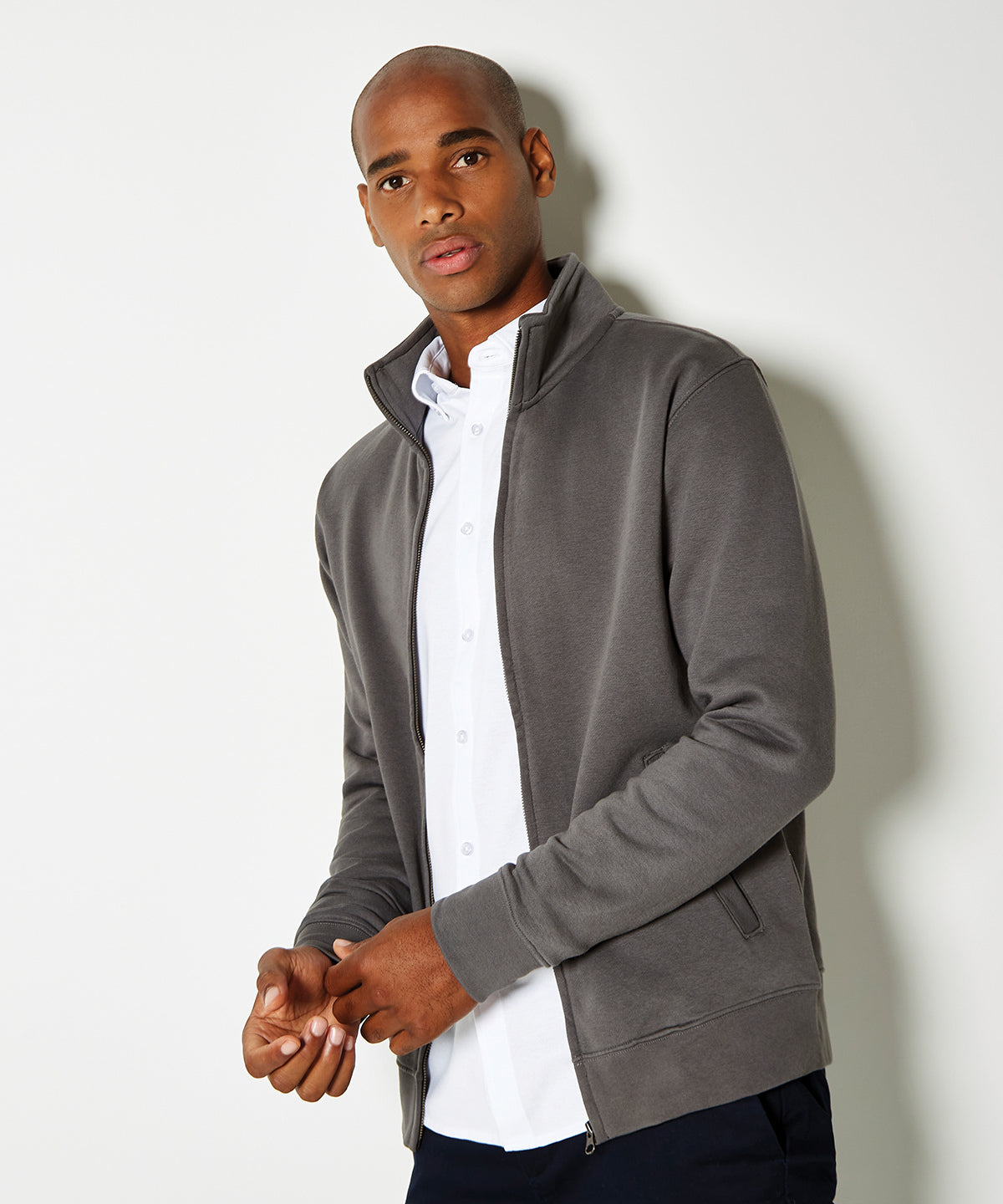 Regular fit zipped sweatshirt | black