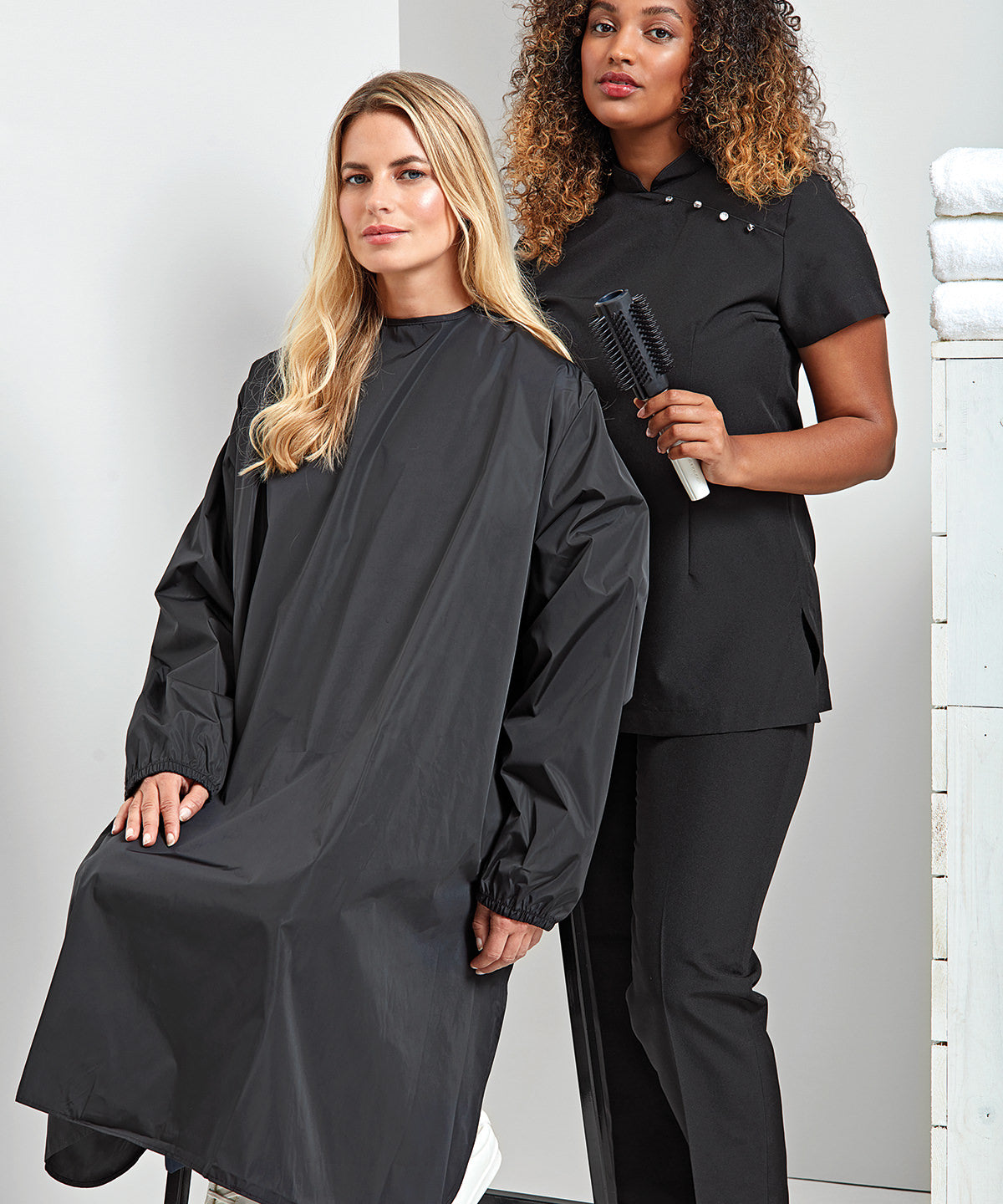 Long sleeve waterproof salon gown | black