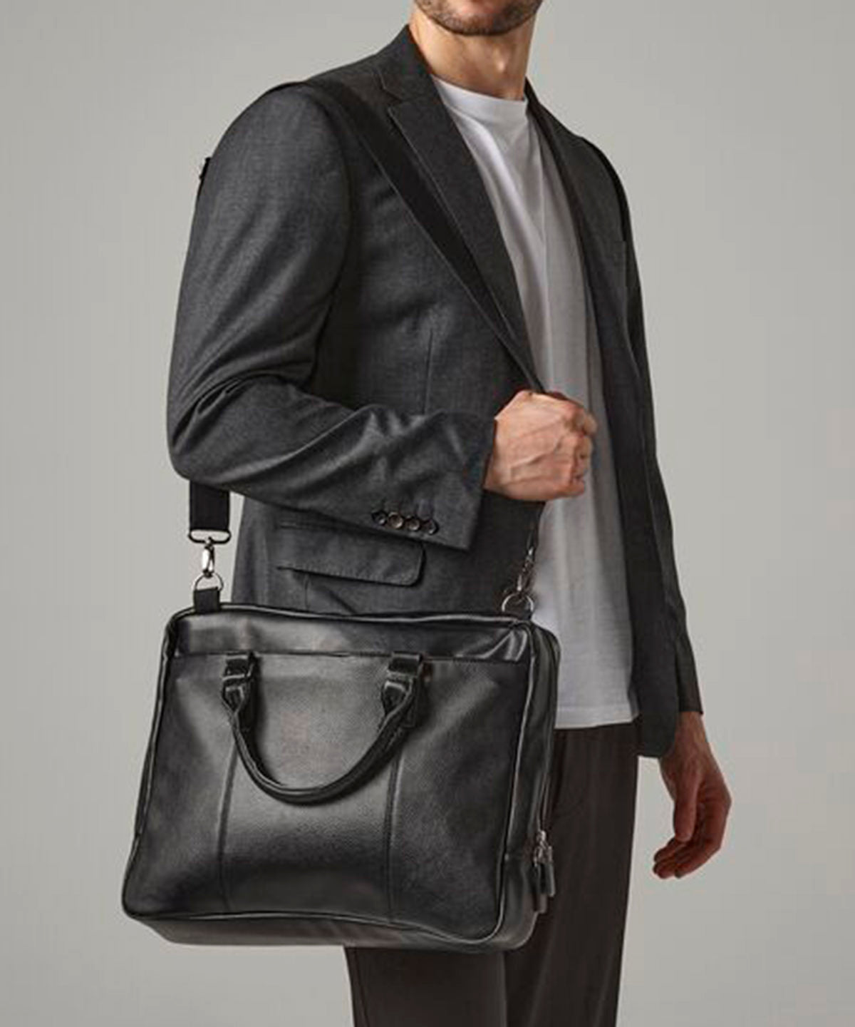 NuHide® slimline laptop brief | black