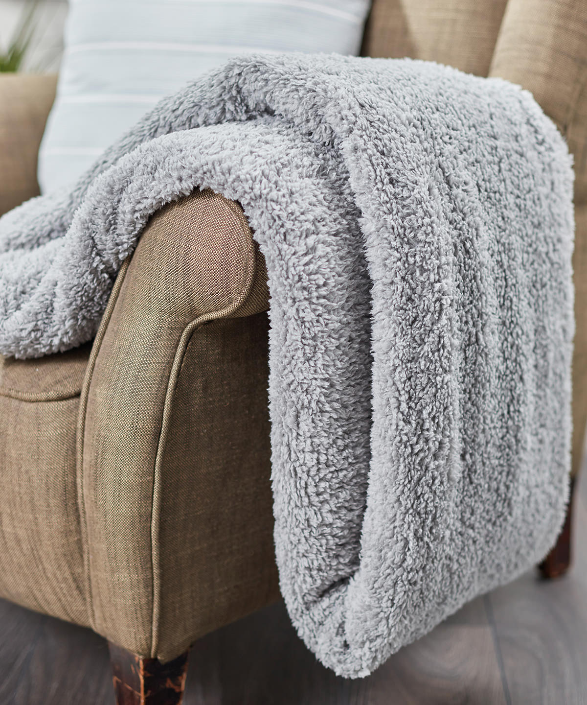 The Ribbon teddy bear fabric throw | grey