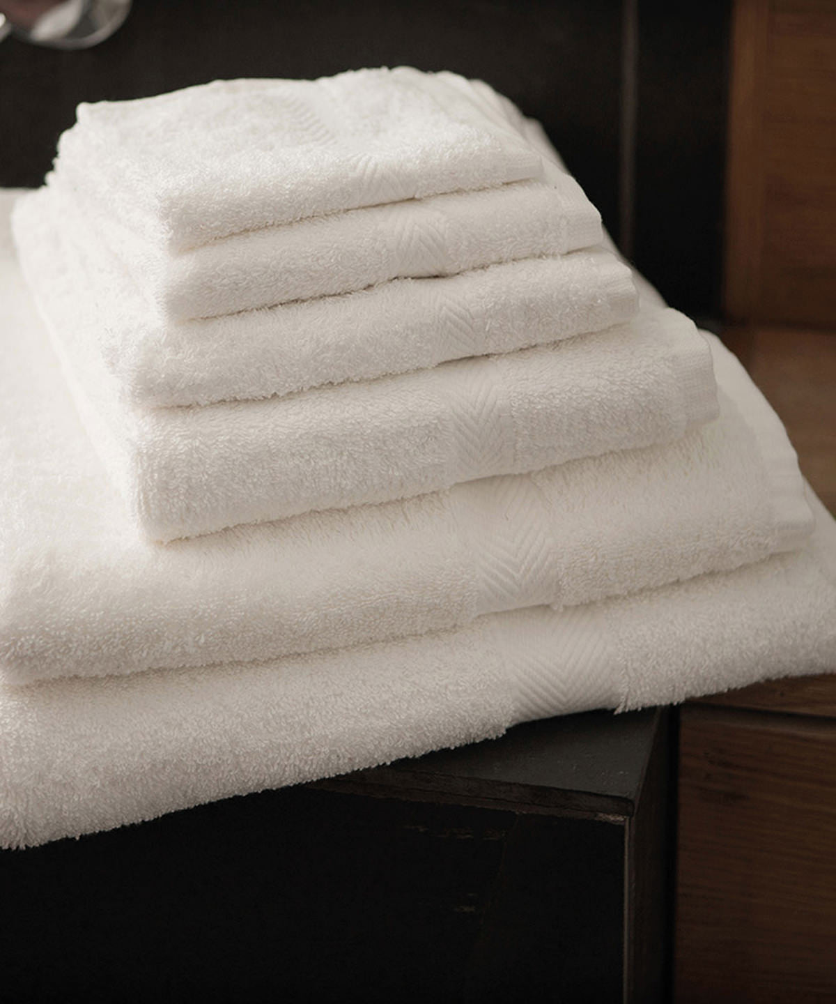 Luxury range guest towel | white