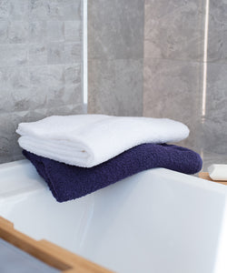 Classic range hand towel | white