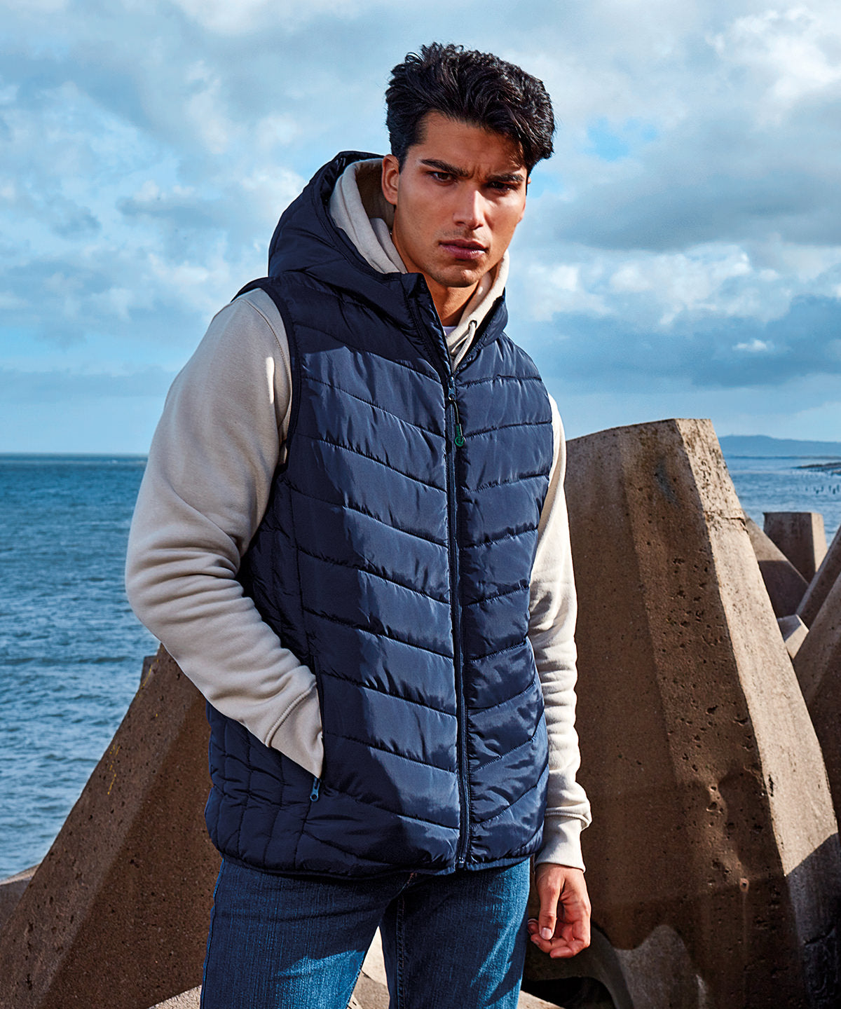 Taurus recycled padded bodywarmer | black