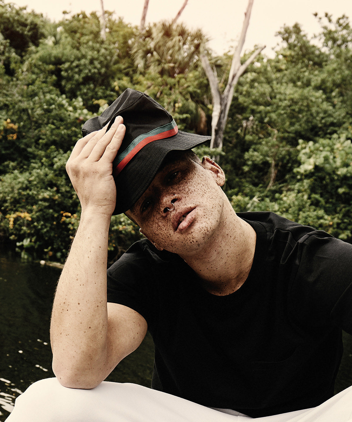 Stripe bucket hat (5003S) | black/fire red/green